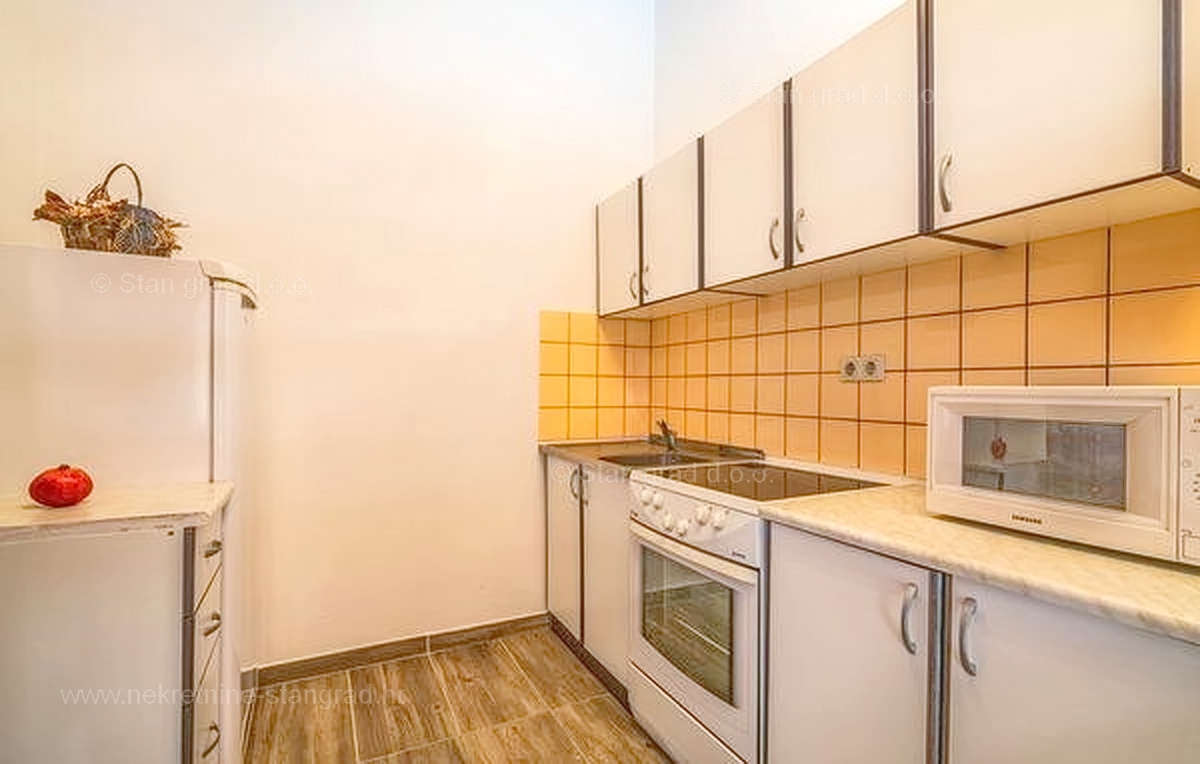 Šilo, očarljiva hiša z bazenom in tremi apartmaji!