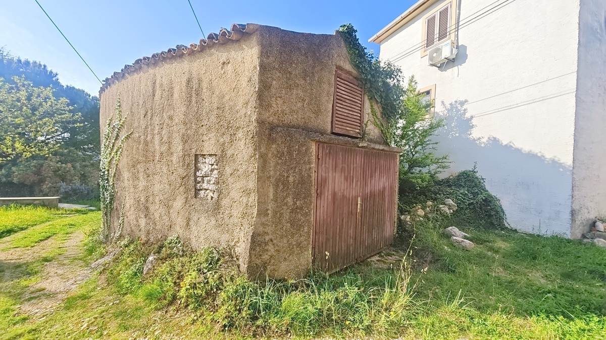 Vrbnik, dvojček s pogledom na morje!