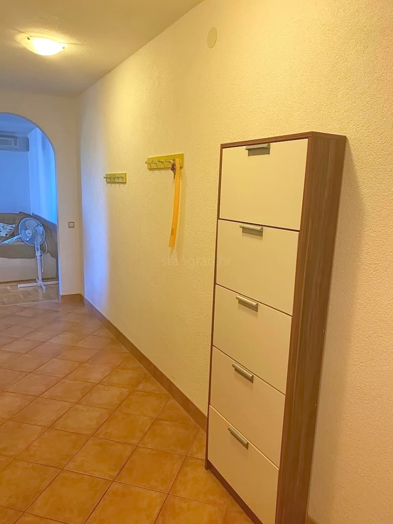 Malinska, udoben pritlični apartma blizu morja!