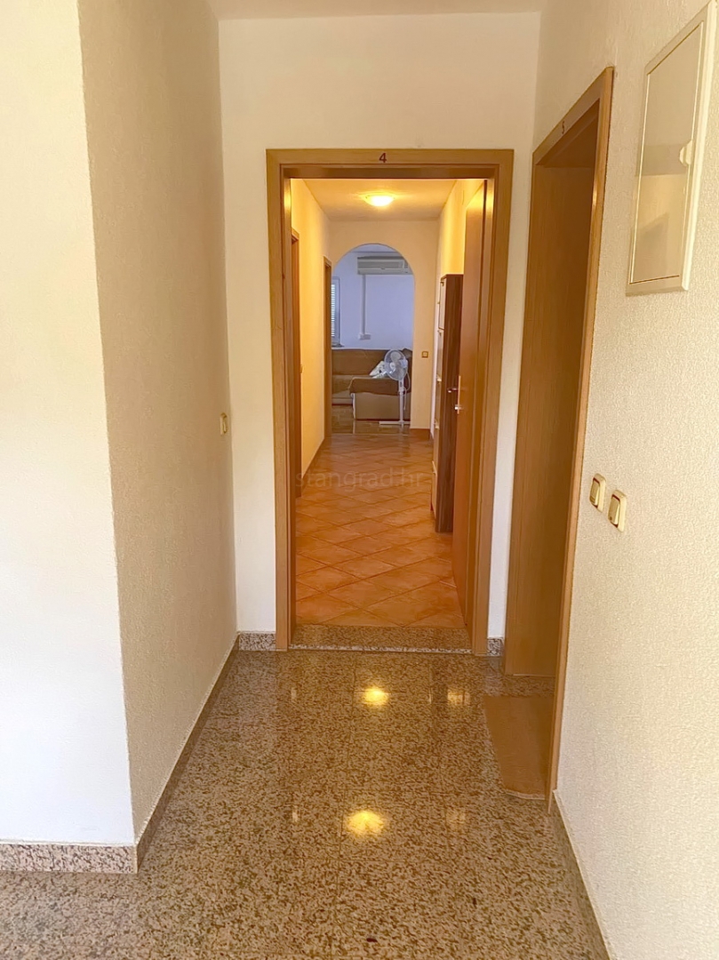 Malinska, udoben pritlični apartma blizu morja!