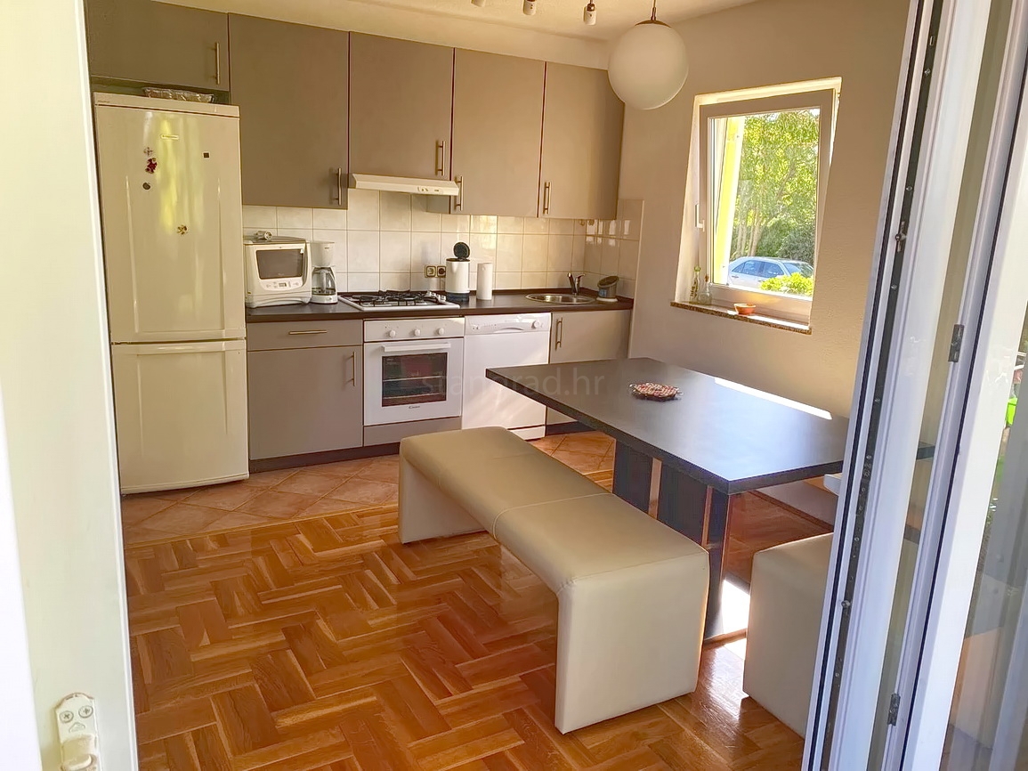 Malinska, udoben pritlični apartma blizu morja!