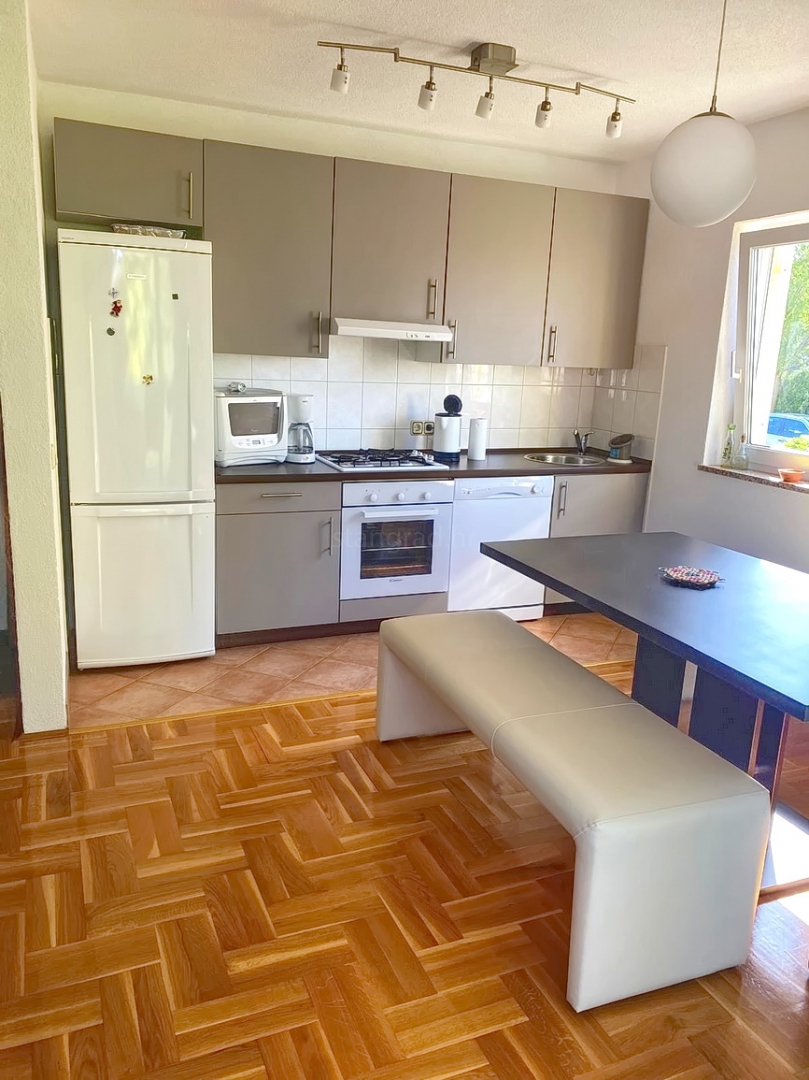 Malinska, udoben pritlični apartma blizu morja!