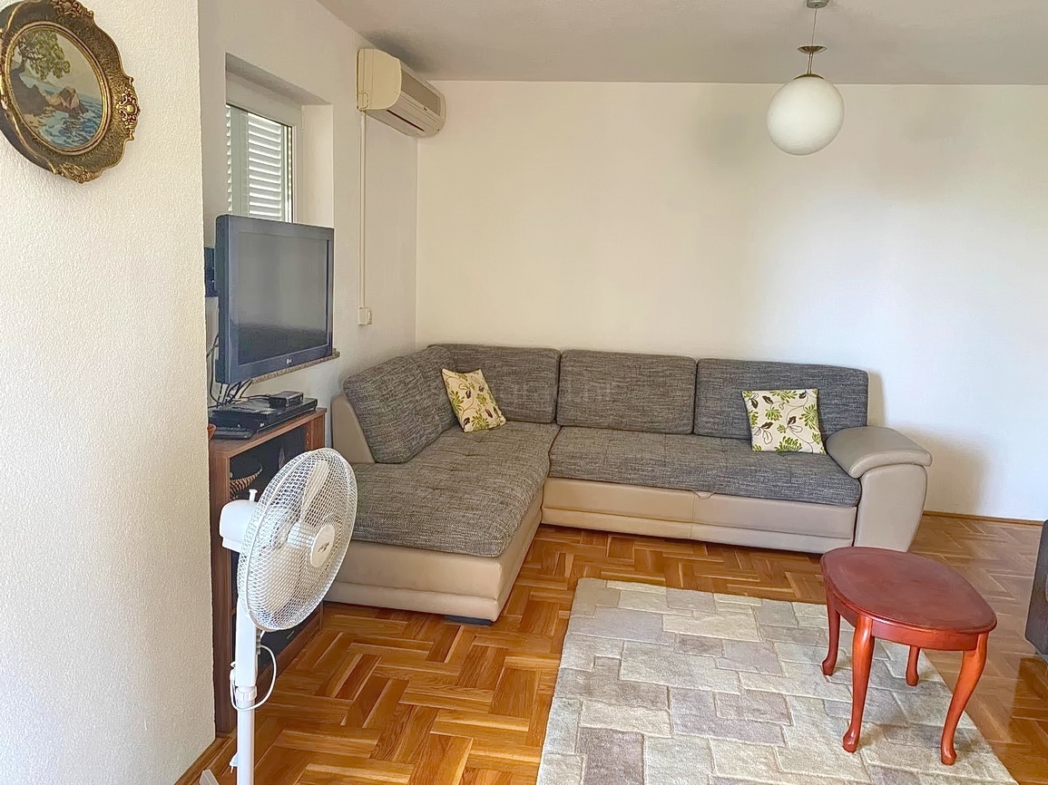 Malinska, udoben pritlični apartma blizu morja!