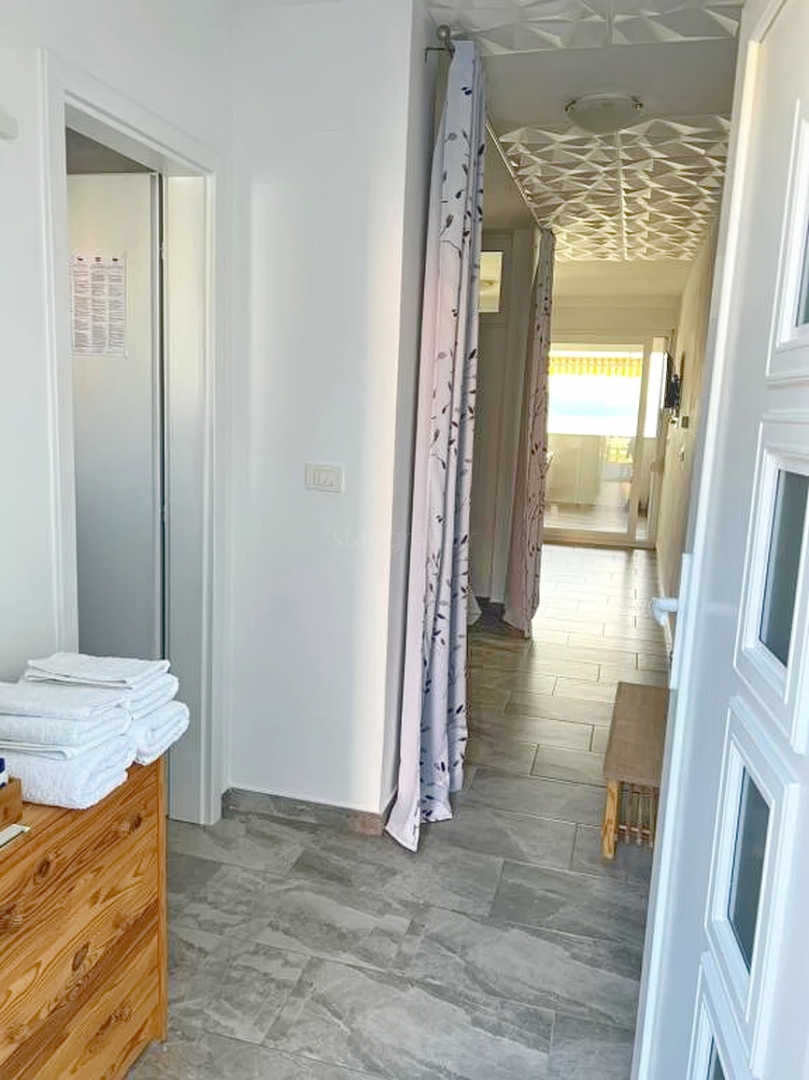 Omišalj, luksuzna stanovanjska stavba z apartmaji in penthouseom!