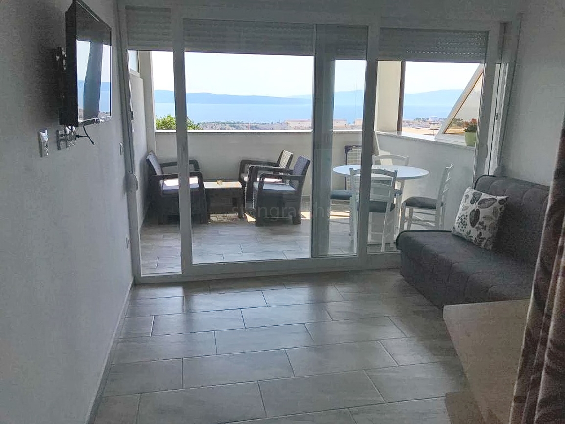 Omišalj, luksuzna stanovanjska stavba z apartmaji in penthouseom!