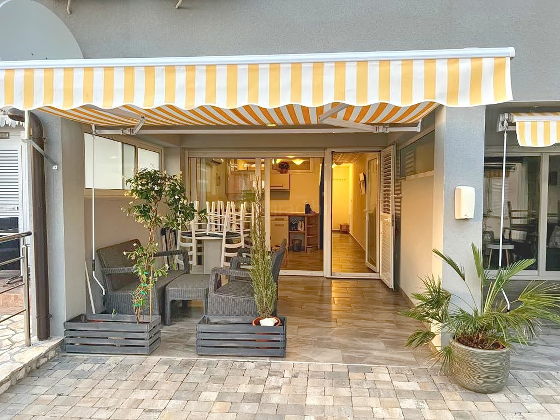 Omišalj, luksuzna stanovanjska stavba z apartmaji in penthouseom!