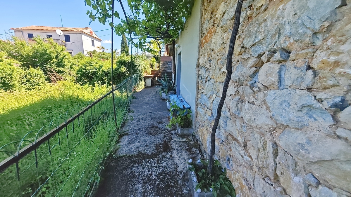 Dobrinj, samostojna hiša z odprtim pogledom na morje!