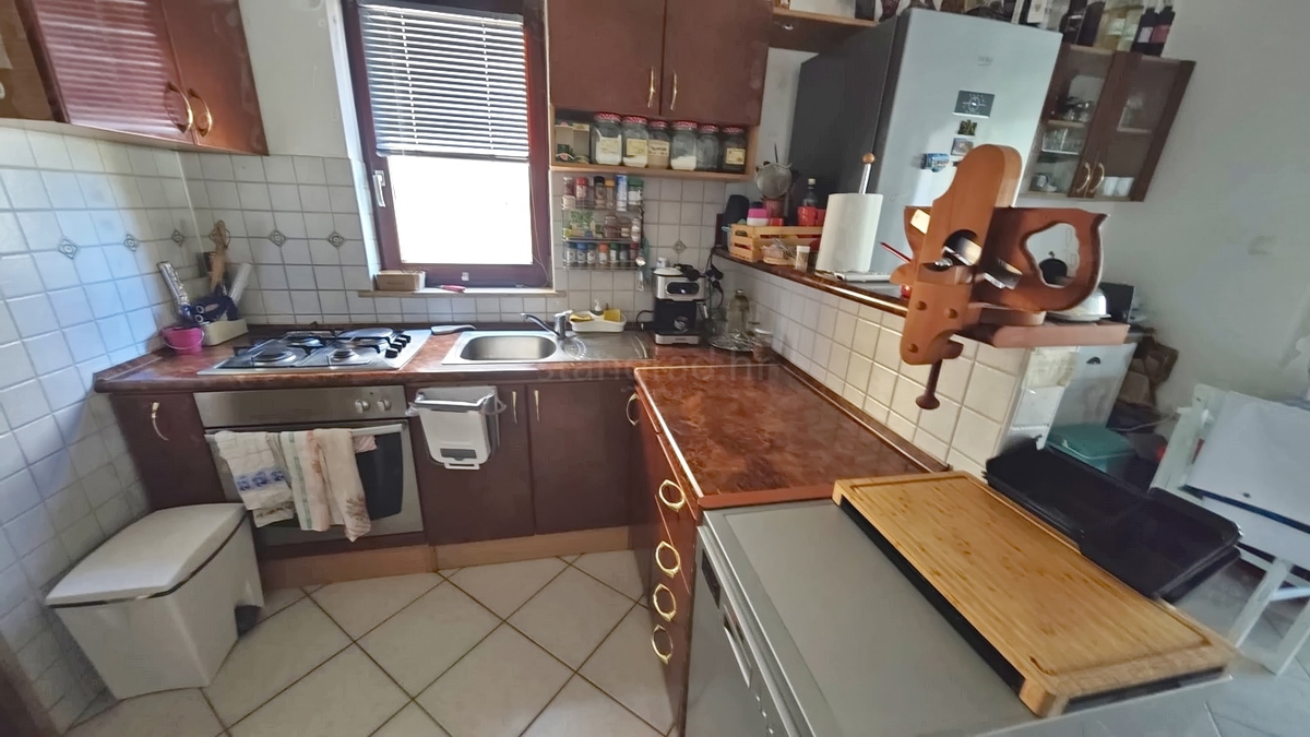 Punat, prostorno trisobno stanovanje z vrtom!