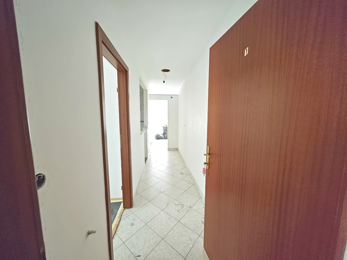 Njivice, trisobno stanovanje na odlični lokaciji v bližini morja!