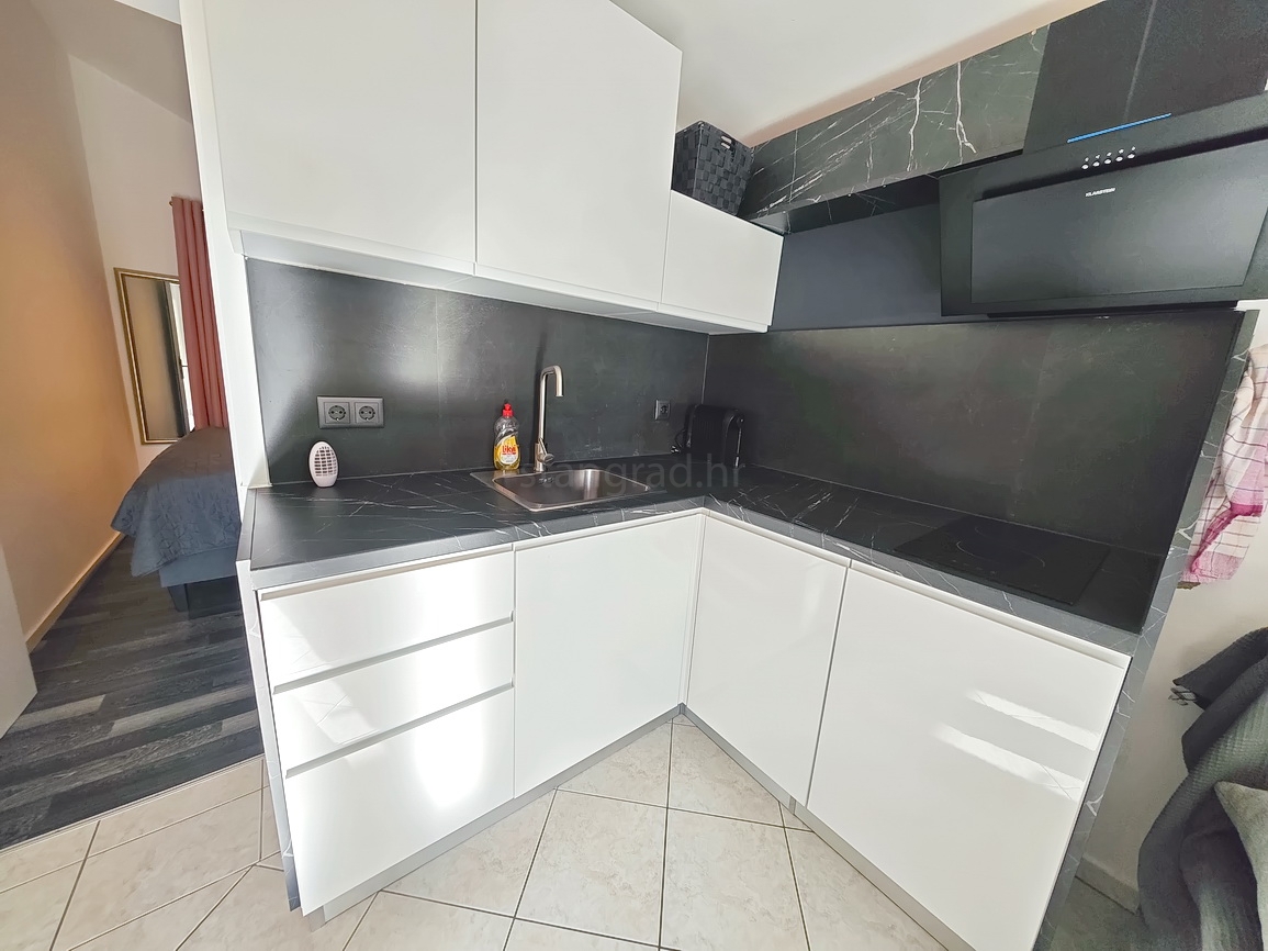 Malinska, opremljeno enosobno stanovanje blizu centra in morja!