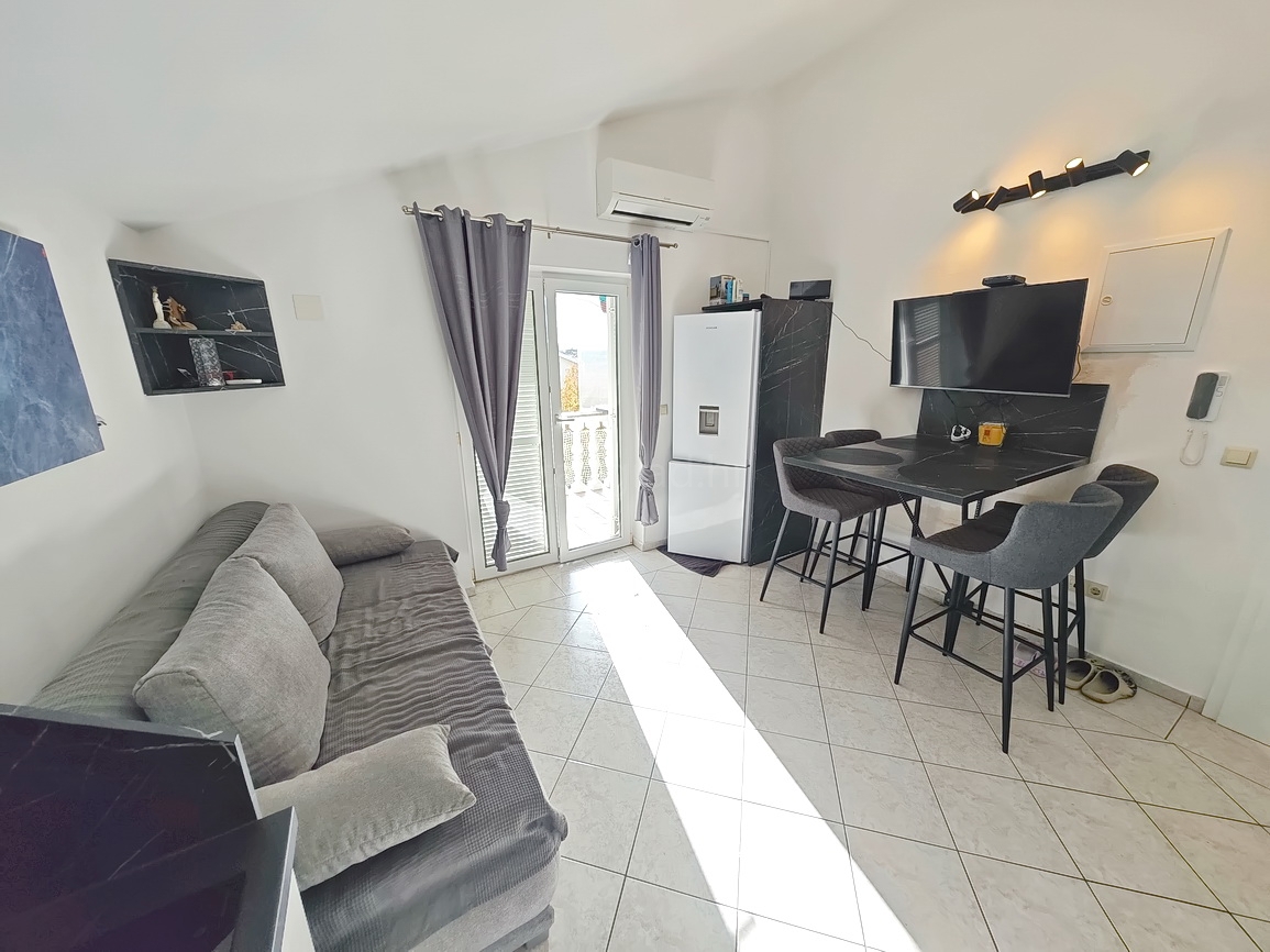 Malinska, opremljeno enosobno stanovanje blizu centra in morja!