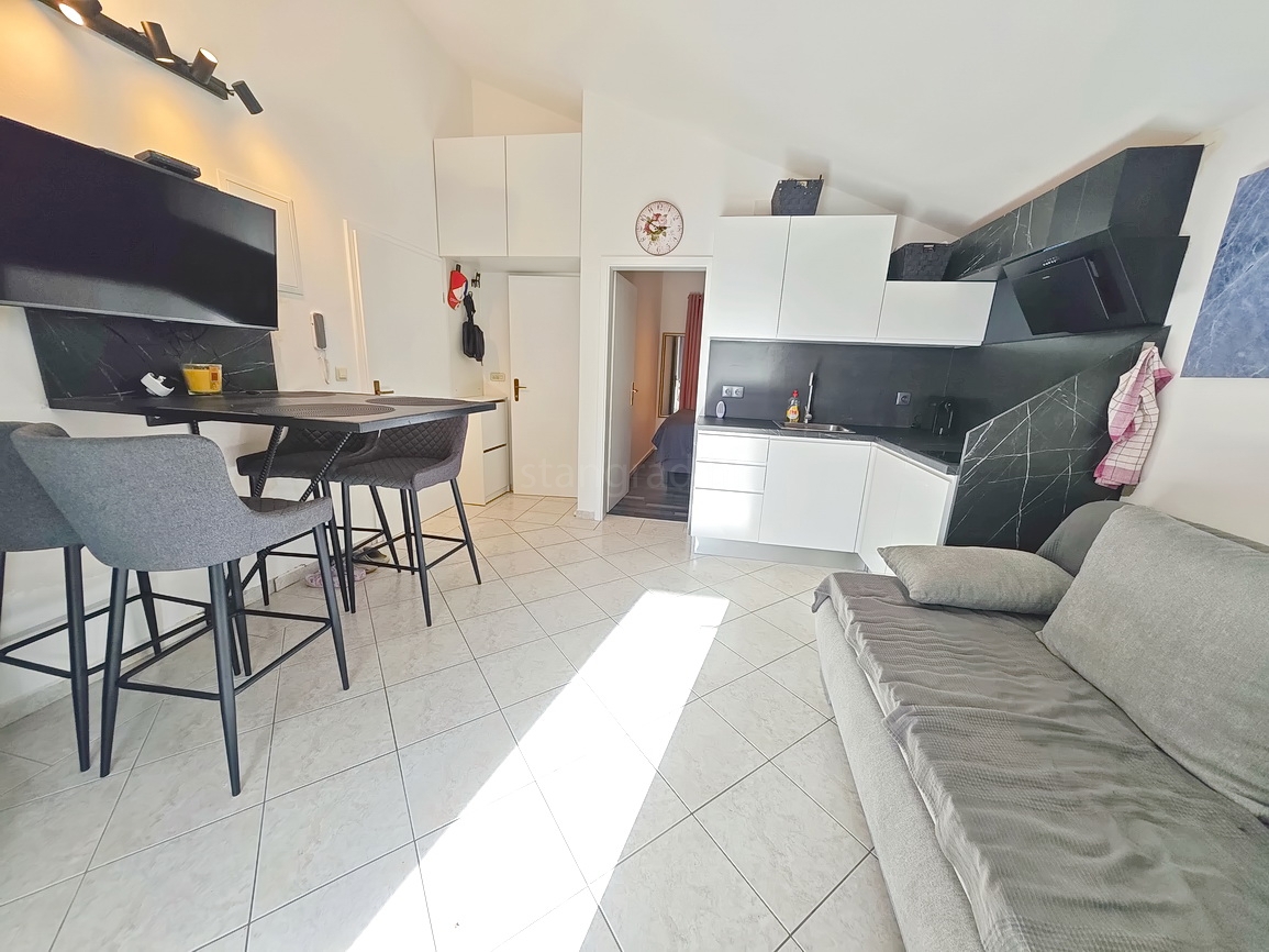 Malinska, opremljeno enosobno stanovanje blizu centra in morja!