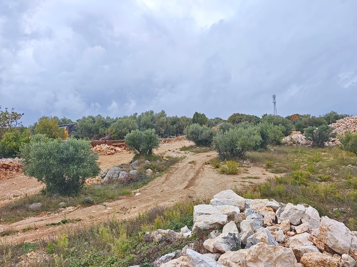 Krk, pravilno zazidljivo zemljišče na odlični lokaciji v bližini morja!