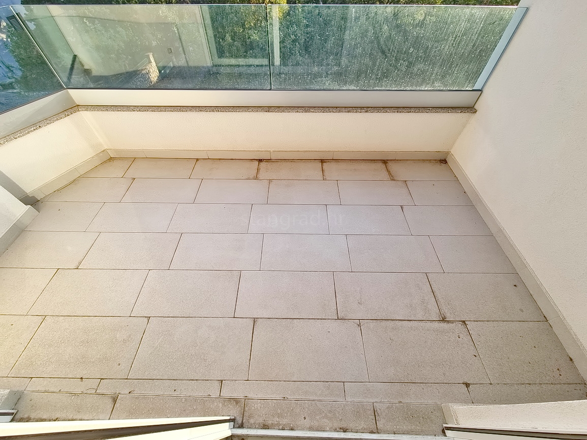 Crikvenica, stanovanje v 1. nadstropju novogradnje s pogledom na morje!