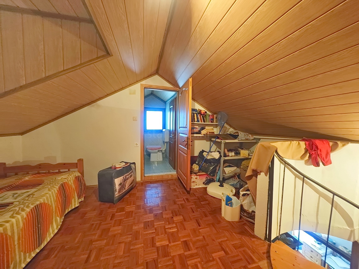 Malinska, dvonadstropno stanovanje v bližini morja!