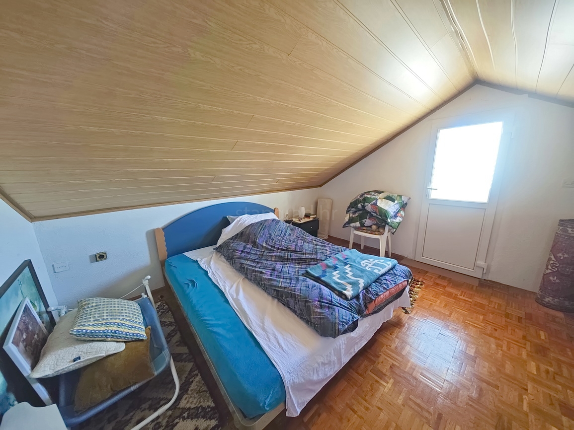 Malinska, dvonadstropno stanovanje v bližini morja!