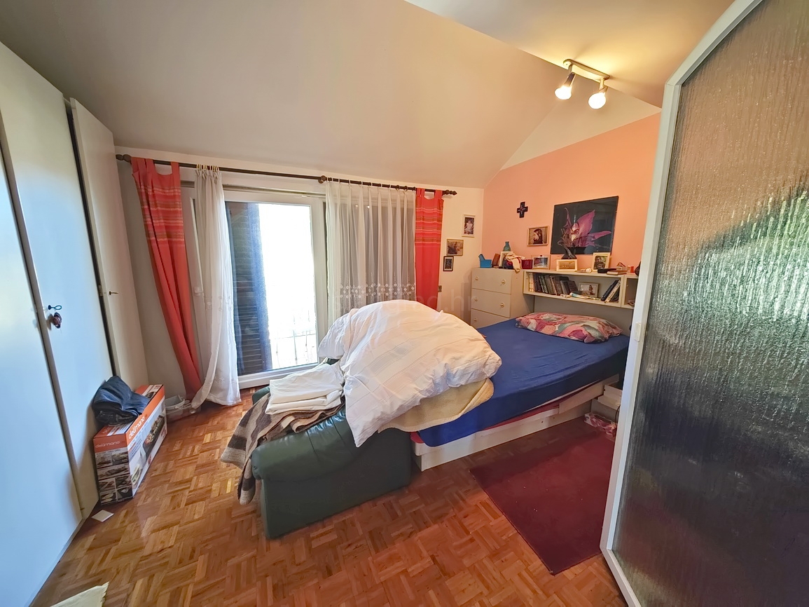 Malinska, dvonadstropno stanovanje v bližini morja!