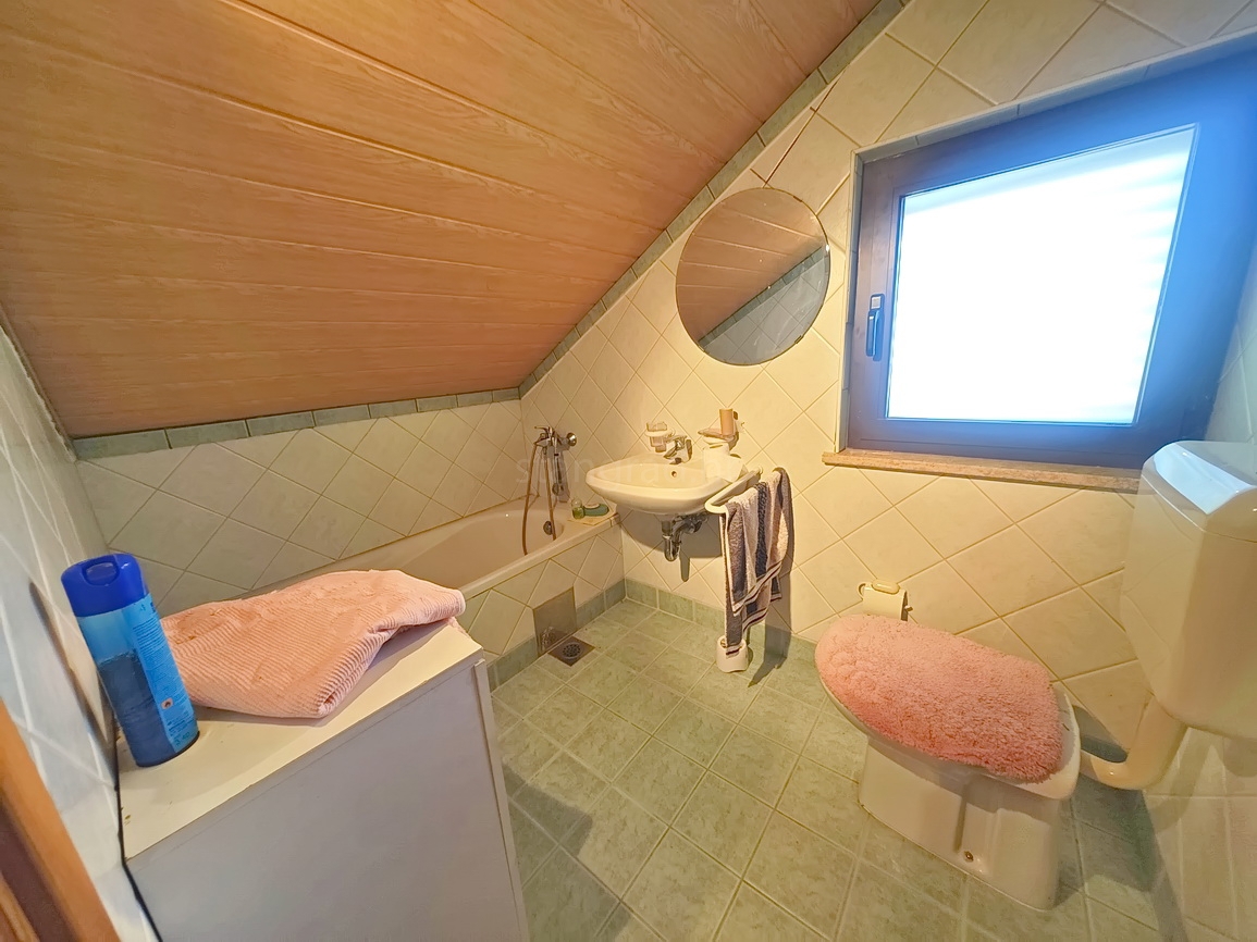 Malinska, dvonadstropno stanovanje v bližini morja!