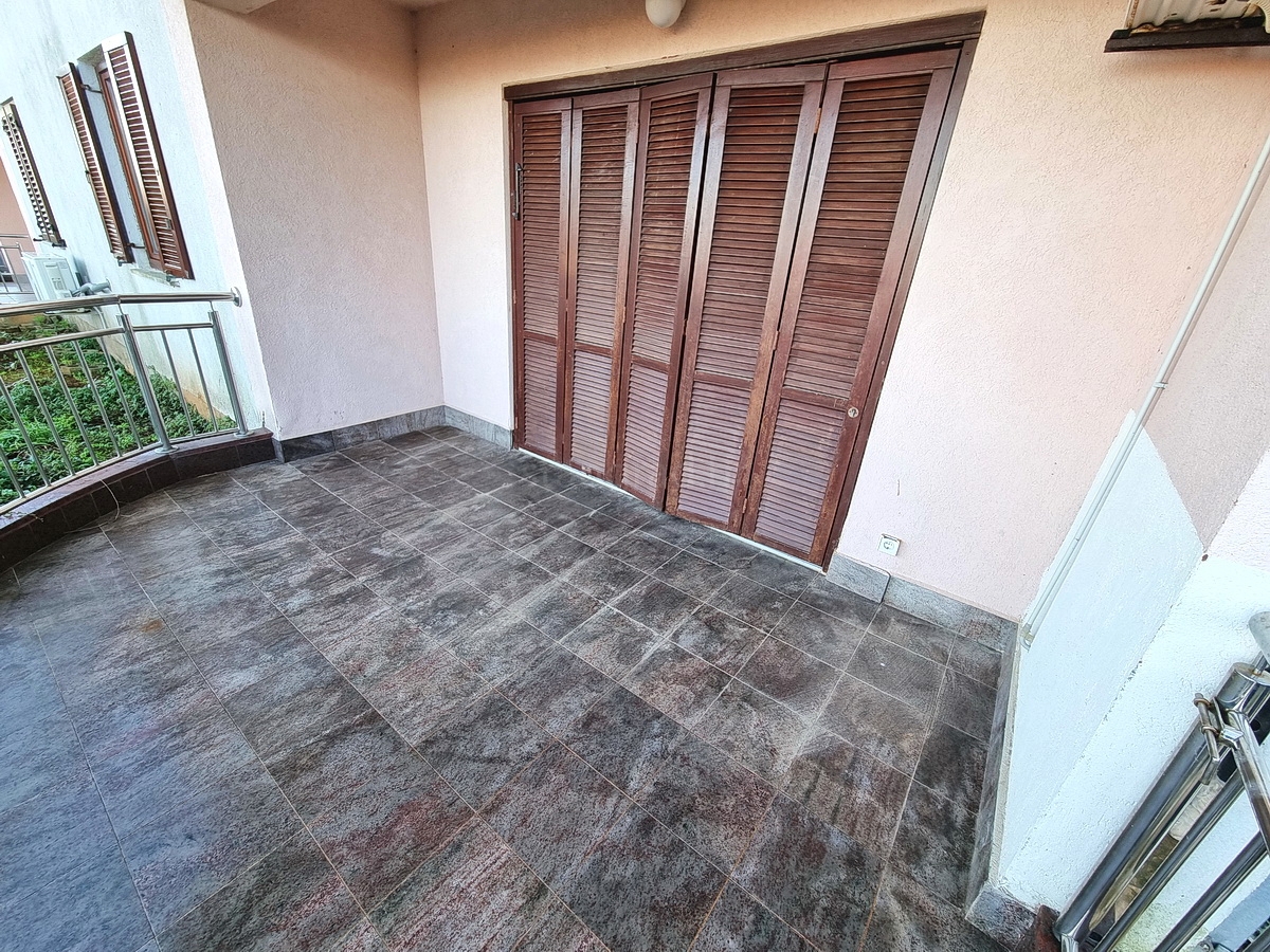 Malinska, pritlično stanovanje zelo blizu morja!