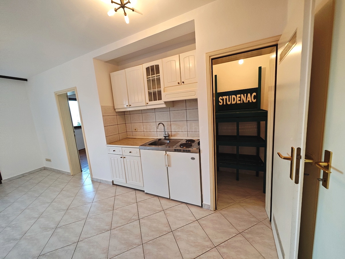 Malinska, pritlično stanovanje zelo blizu morja!