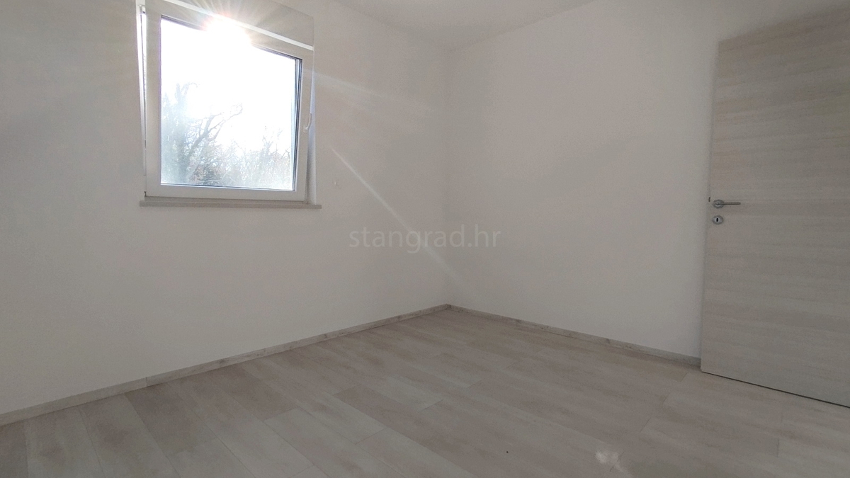 Okolica Crikvenice, novi trisobni stan v prvem nadstropju!