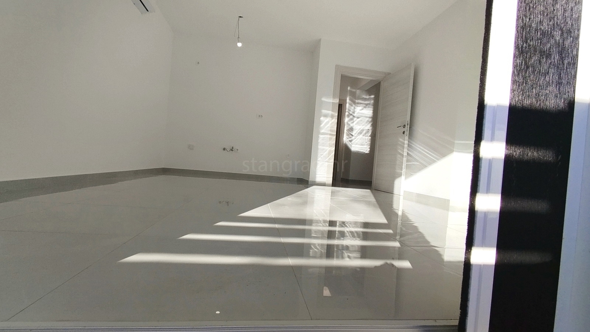 Okolica Crikvenice, novi trisobni stan v prvem nadstropju!