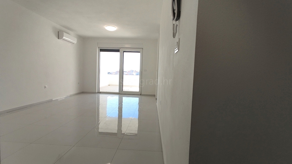 Novi Vinodolski, novo dvosobno stanovanje 2. nadstropje z razgledom!