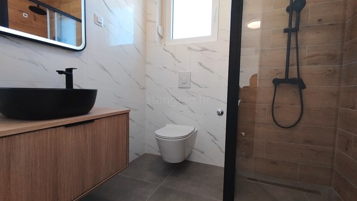 Novi Vinodolski, novo dvosobno stanovanje 2. nadstropje z razgledom!