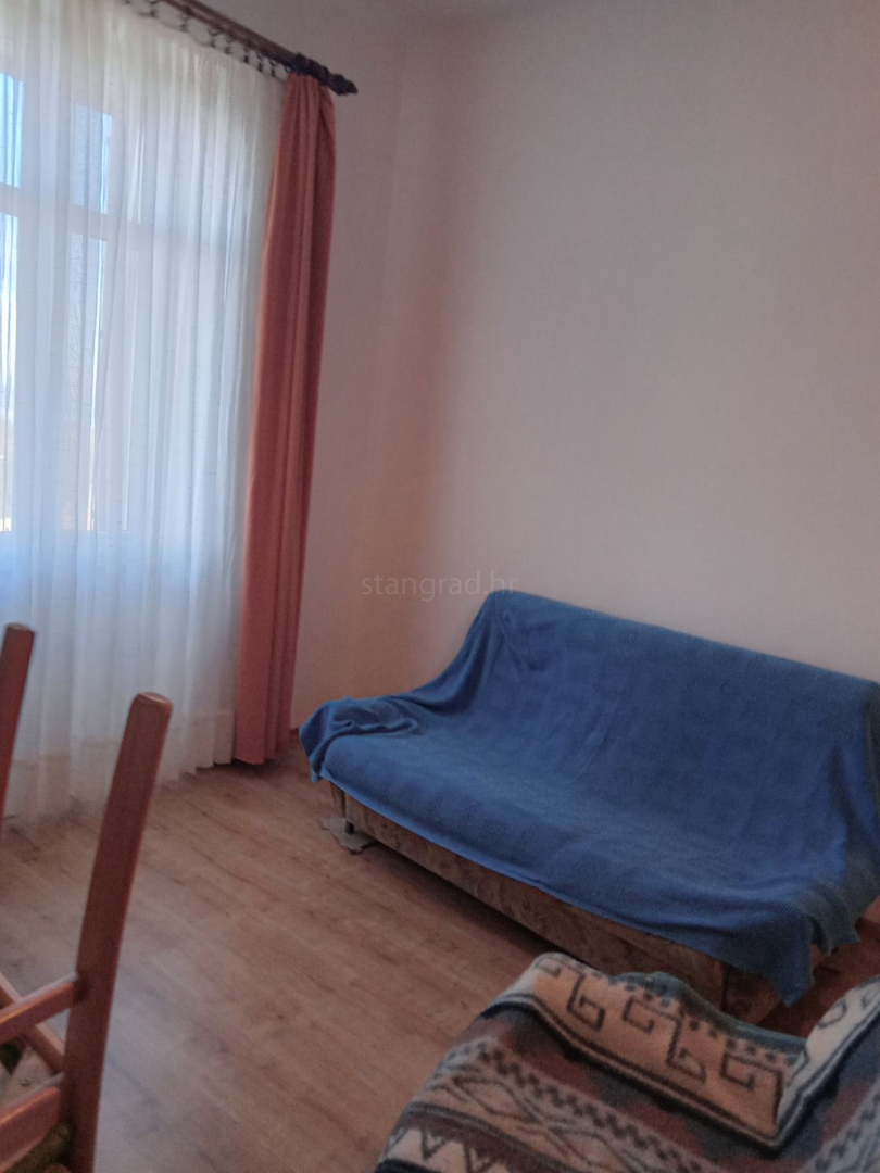 Novi Vinodolski, udobno stanovanje 86 m² le 150 m od plaže!