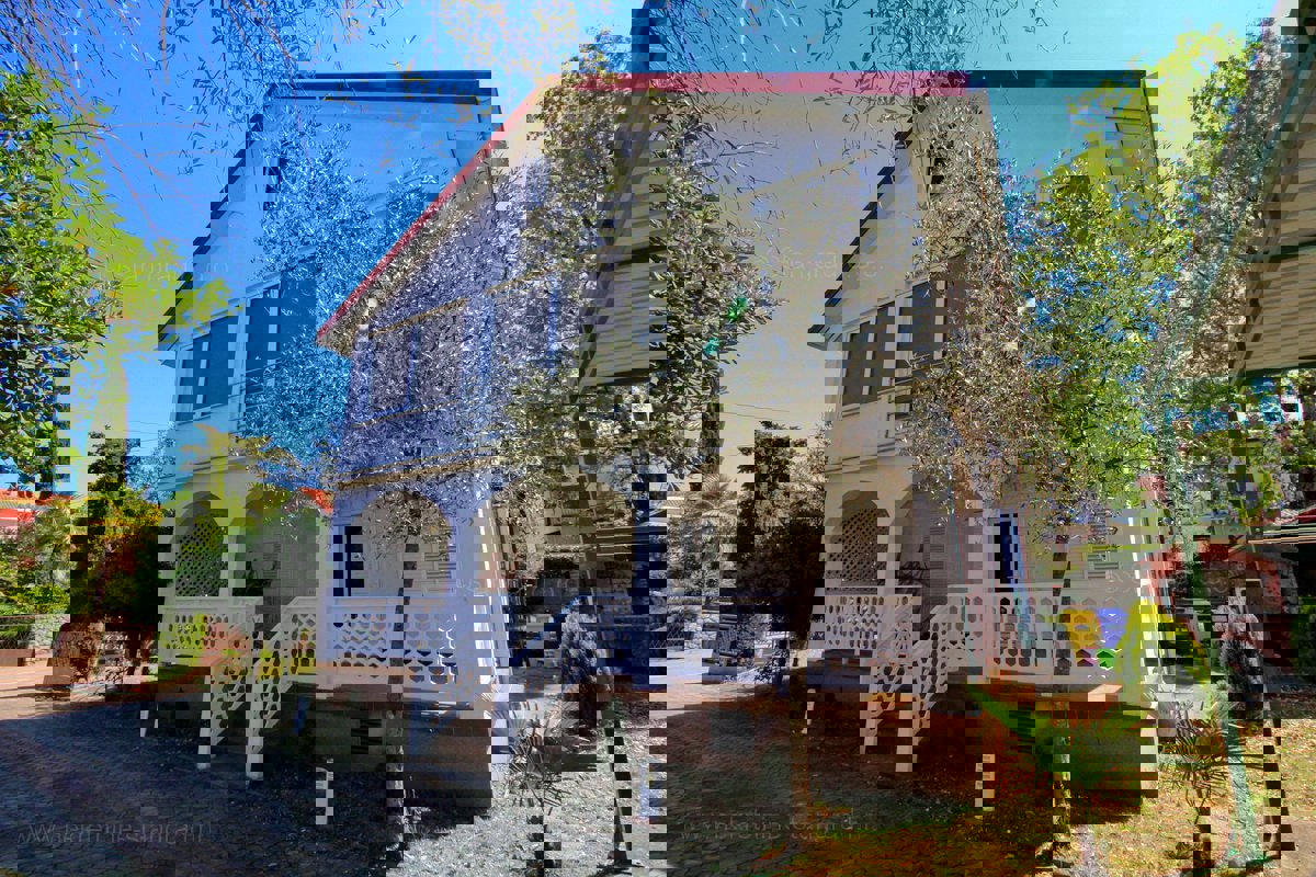 Malinska, dvojna hiša, prodaja, blizu centra in plaže