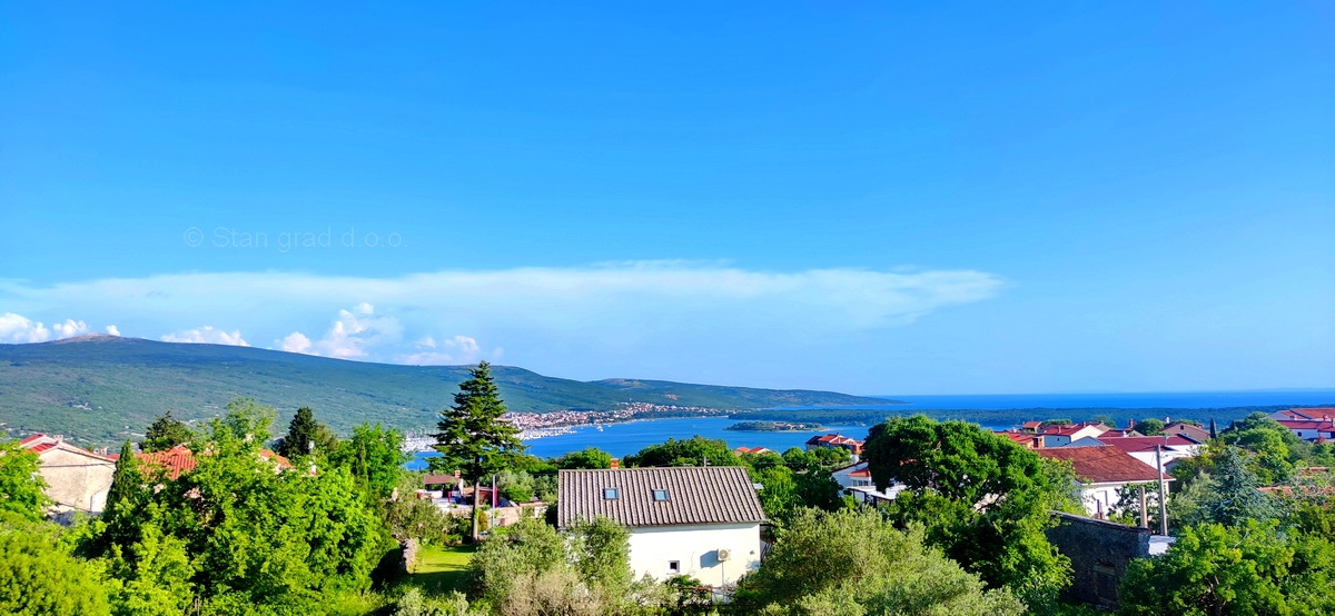 Krk, okolica, nova moderna vila s panoramskim pogledom in bazenom!