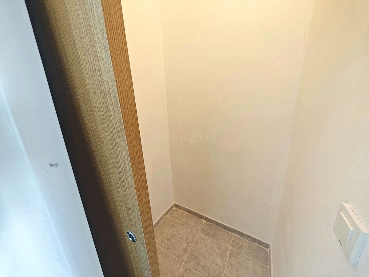 Šilo, prodaja, stanovanje v drugem nadstropju na odlični lokaciji blizu morja