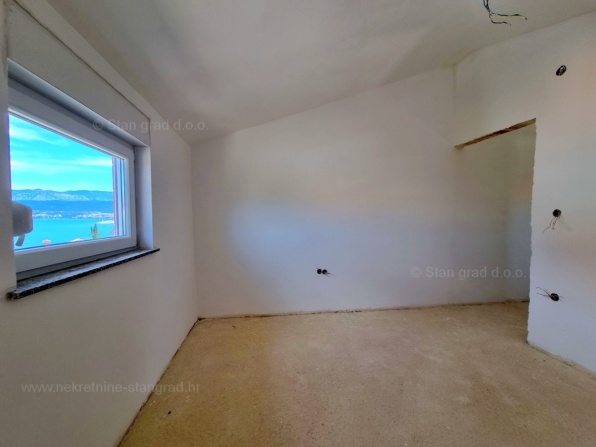 Šilo, prodaja, stanovanje v drugem nadstropju na odlični lokaciji blizu morja