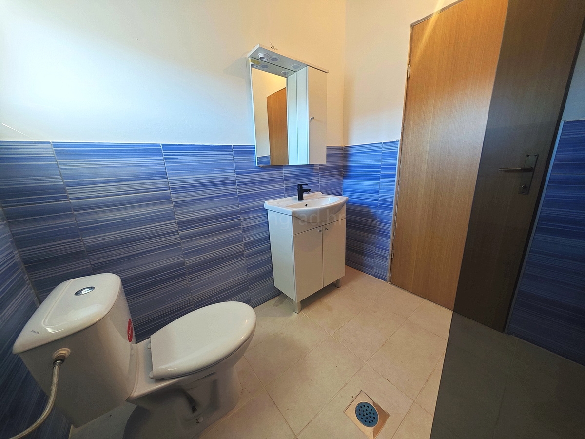 Šilo, prodaja, stanovanje v drugem nadstropju na odlični lokaciji blizu morja