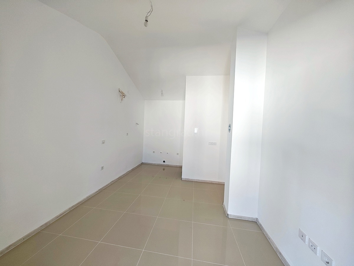 Šilo, prodaja, stanovanje v drugem nadstropju na odlični lokaciji blizu morja