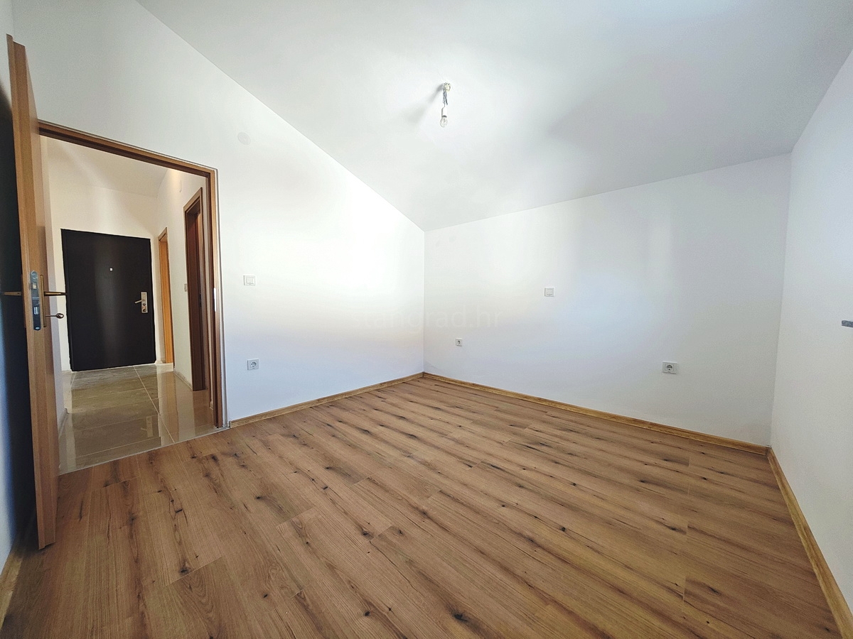 Šilo, prodaja, stanovanje v drugem nadstropju na odlični lokaciji blizu morja