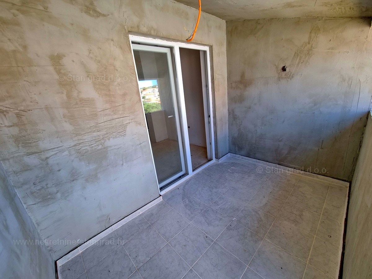 Šilo, prodaja, stanovanje v drugem nadstropju na odlični lokaciji blizu morja