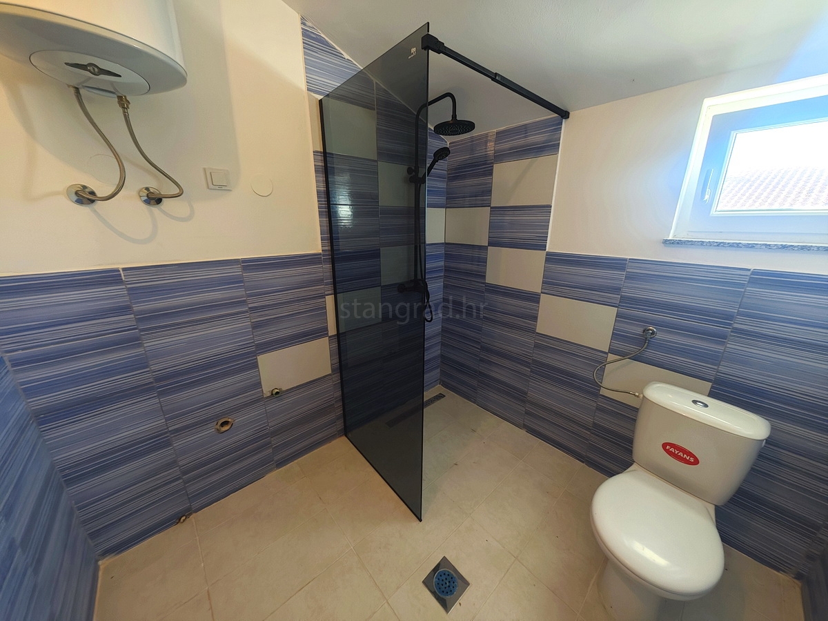 Šilo, prodaja, stanovanje v drugem nadstropju na odlični lokaciji blizu morja