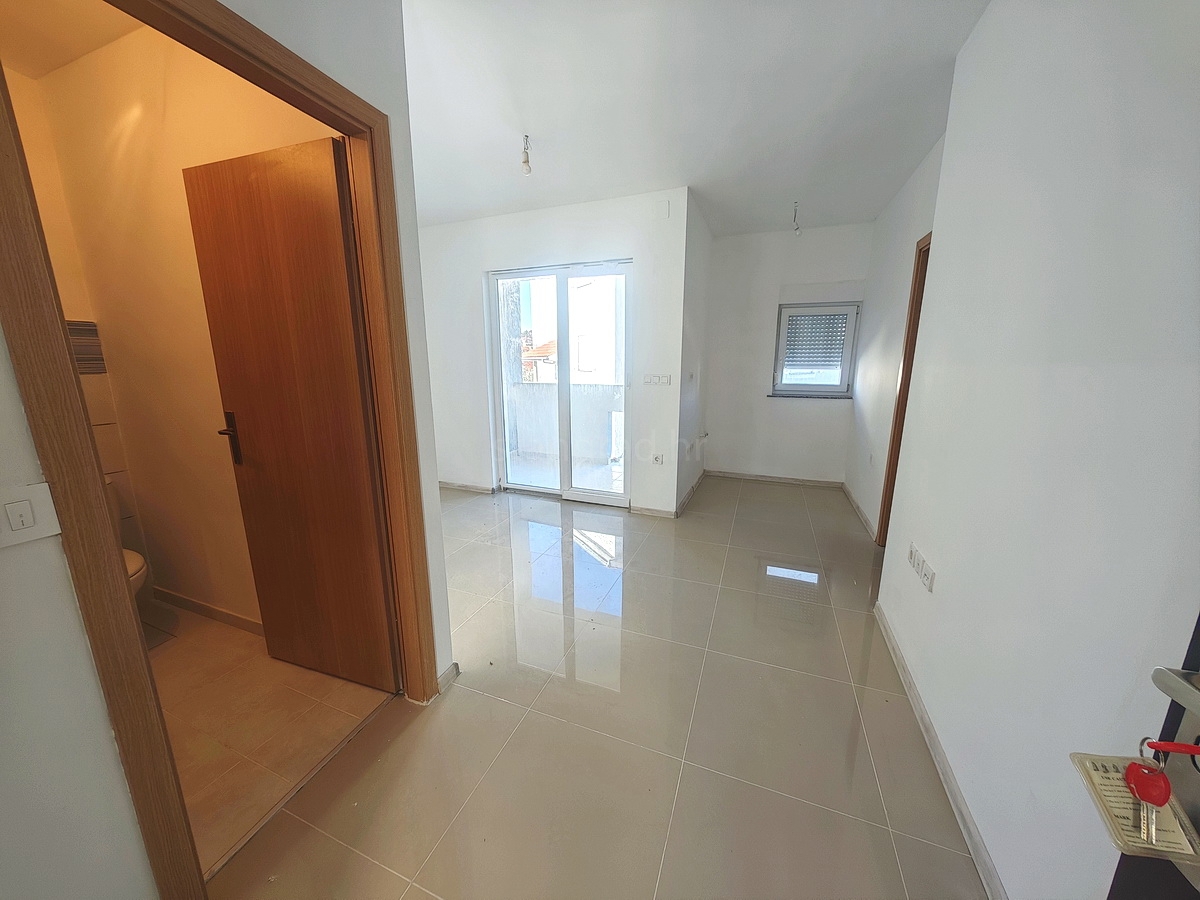 Šilo, prodaja, apartma v prvem nadstropju, le 150 m od morja!