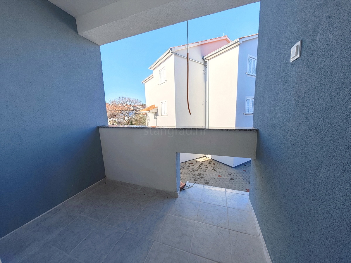 Šilo, prodaja, apartma v prvem nadstropju, le 150 m od morja!