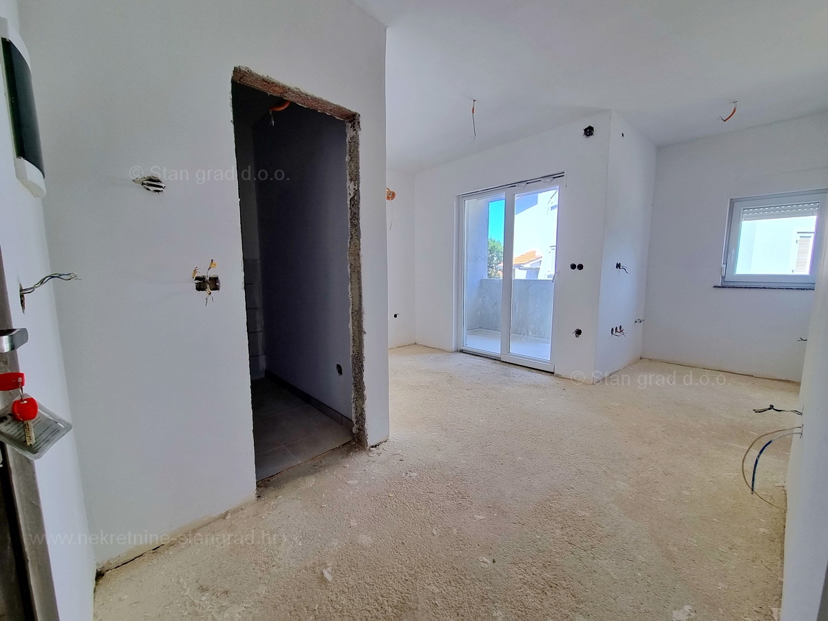 Šilo, prodaja, apartma v prvem nadstropju, le 150 m od morja!