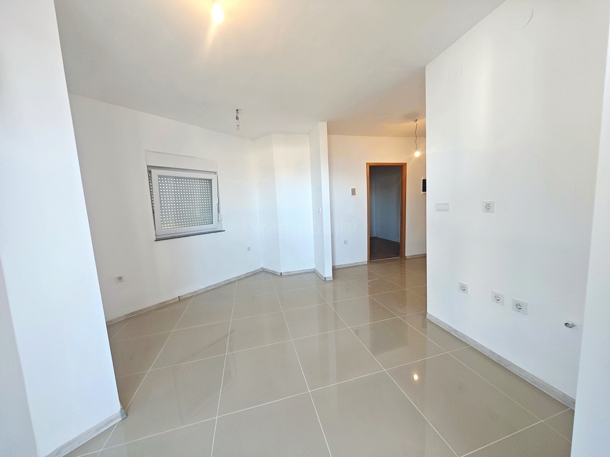 Šilo, prodaja, apartma v prvem nadstropju, le 150 m od morja!