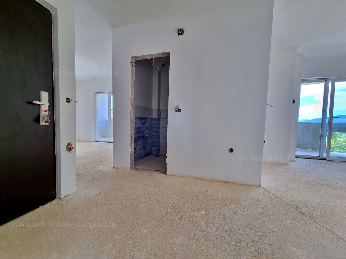 Šilo, prodaja, apartma v prvem nadstropju, le 150 m od morja!
