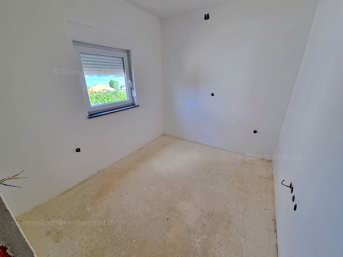 Šilo, prodaja, apartma v prvem nadstropju, le 150 m od morja!