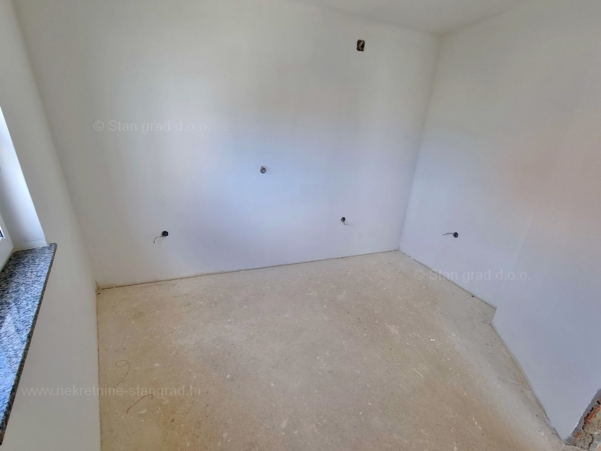 Šilo, prodaja, apartma v prvem nadstropju, le 150 m od morja!