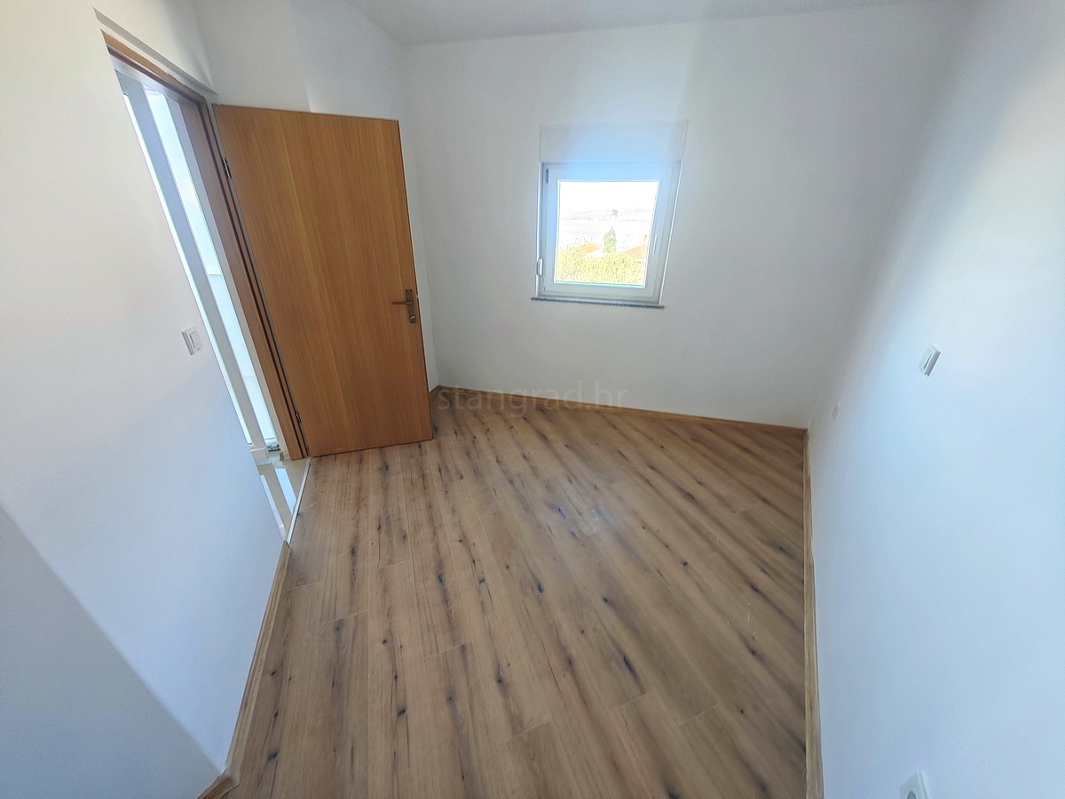 Šilo, prodaja, apartma v prvem nadstropju, le 150 m od morja!