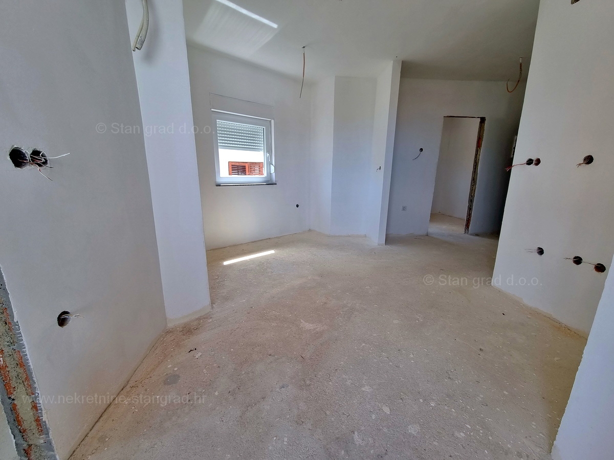 Šilo, prodaja, apartma v prvem nadstropju, le 150 m od morja!