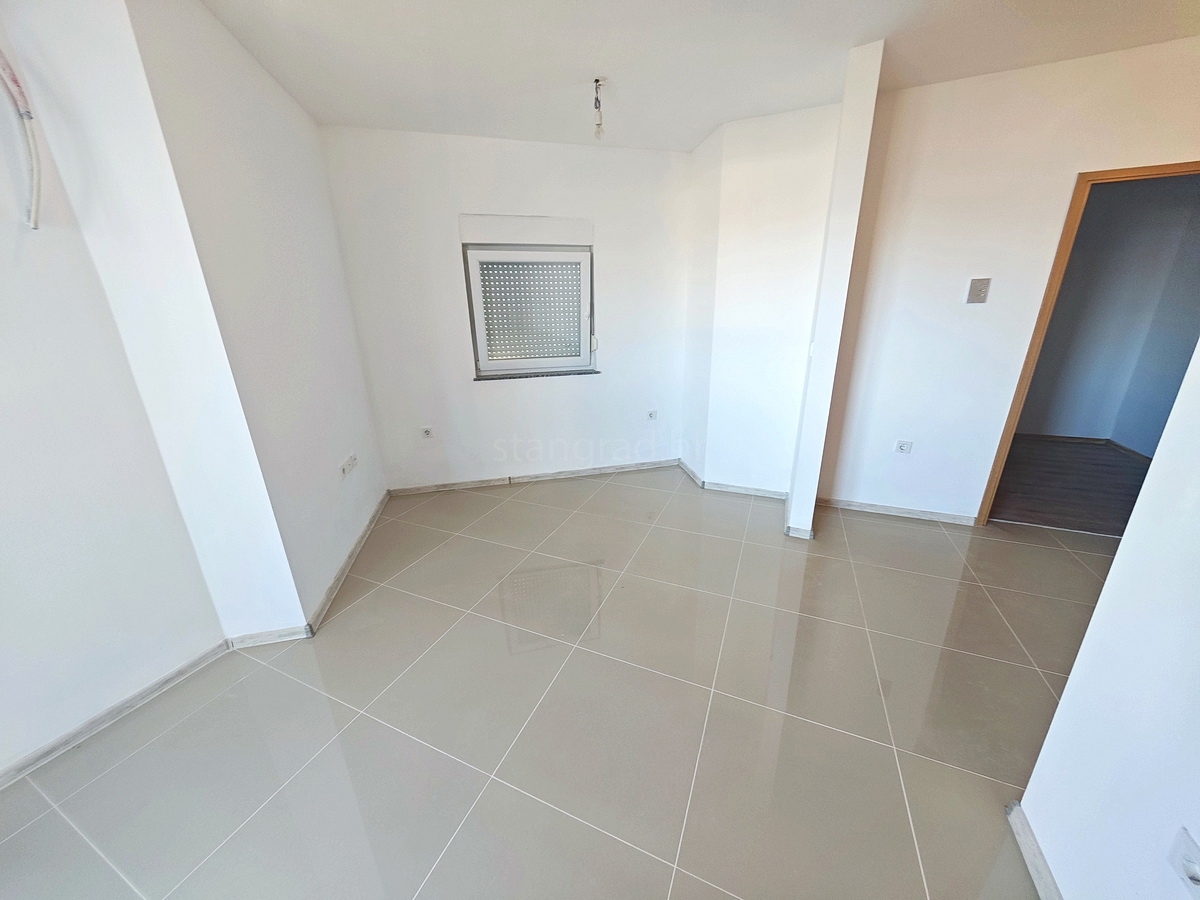 Šilo, prodaja, apartma v prvem nadstropju, le 150 m od morja!