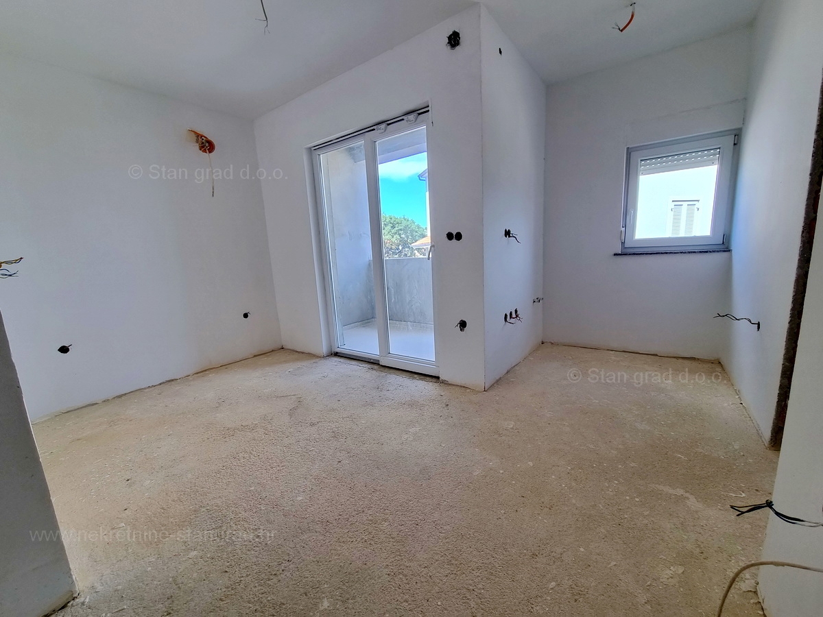 Šilo, prodaja, apartma v prvem nadstropju, le 150 m od morja!