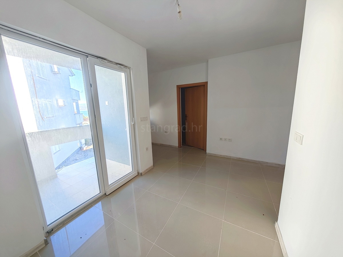 Šilo, prodaja, apartma v prvem nadstropju, le 150 m od morja!